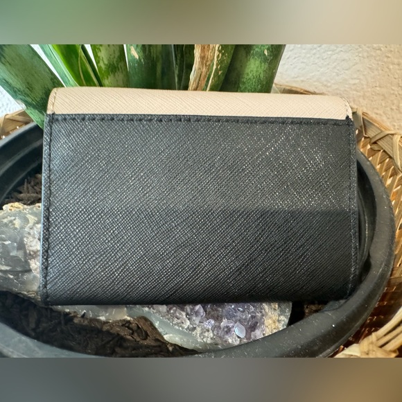 Kate Spade ♠️ laurel Way Christine Small Wallet Warm Beige/Black - Picture 3 of 9